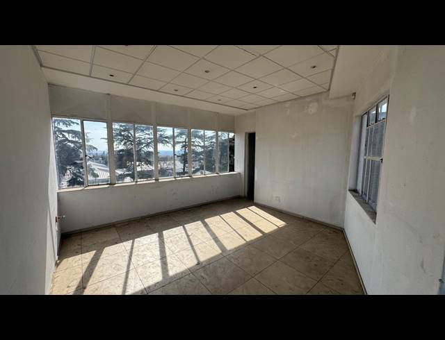 1,178M² WAREHOUSE TO LET IN WYNBERG
